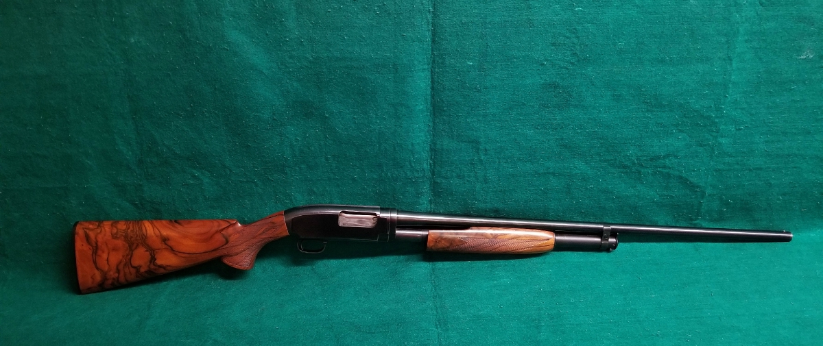 Winchester Repeating Arms Company - MODEL 12 - 28 INCH BARREL MOD CHOKE AMAZING ENGLISH WALNUT STOCK ORIGINAL FINISH AND MINTY BORE MFG. IN 1957! - Picture 1