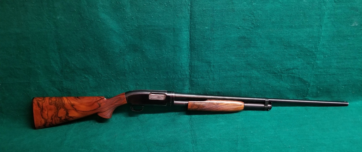 Winchester Repeating Arms Company - MODEL 12 - 28 INCH BARREL MOD CHOKE AMAZING ENGLISH WALNUT STOCK ORIGINAL FINISH AND MINTY BORE MFG. IN 1957! - Picture 1 Winchester Repeating Arms Company - MODEL 12 - 28 INCH BARREL MOD CHOKE AMAZING ENGLISH WALNUT STOCK ORIGINAL FINISH AND MINTY BORE MFG. IN 1957! - Picture 1