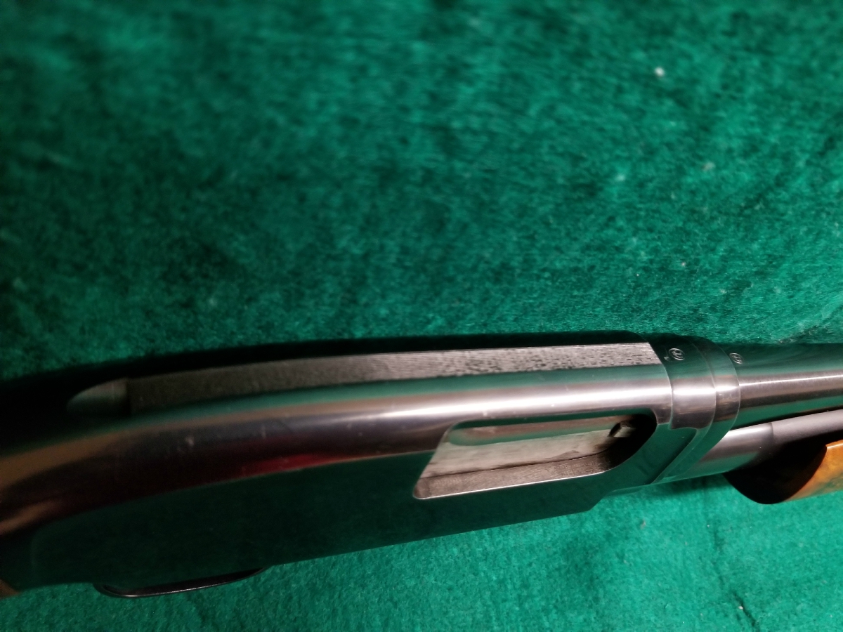 Winchester Repeating Arms Company - MODEL 12 - 28 INCH BARREL MOD CHOKE AMAZING ENGLISH WALNUT STOCK ORIGINAL FINISH AND MINTY BORE MFG. IN 1957! - Picture 5 Winchester Repeating Arms Company - MODEL 12 - 28 INCH BARREL MOD CHOKE AMAZING ENGLISH WALNUT STOCK ORIGINAL FINISH AND MINTY BORE MFG. IN 1957! - Picture 5
