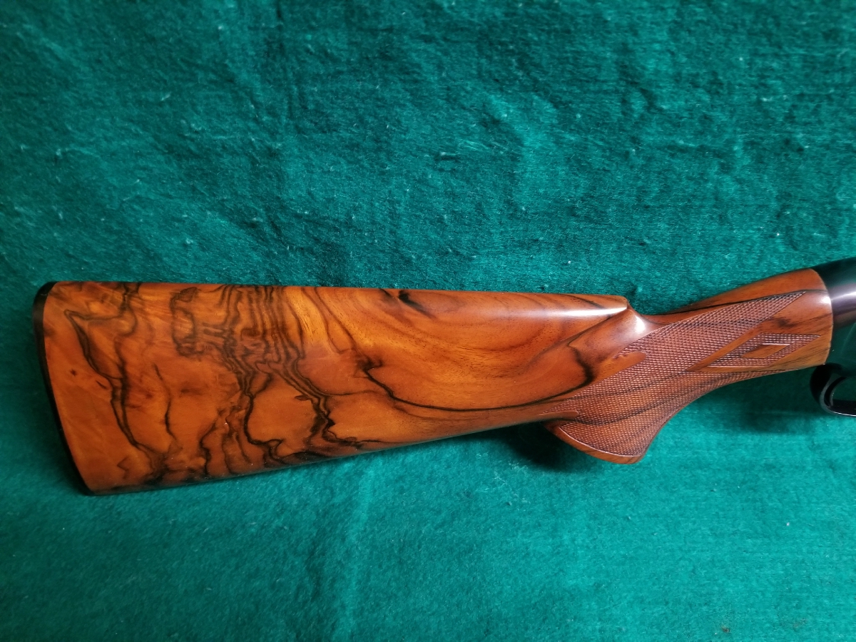 Winchester Repeating Arms Company - MODEL 12 - 28 INCH BARREL MOD CHOKE AMAZING ENGLISH WALNUT STOCK ORIGINAL FINISH AND MINTY BORE MFG. IN 1957! - Picture 6 Winchester Repeating Arms Company - MODEL 12 - 28 INCH BARREL MOD CHOKE AMAZING ENGLISH WALNUT STOCK ORIGINAL FINISH AND MINTY BORE MFG. IN 1957! - Picture 6