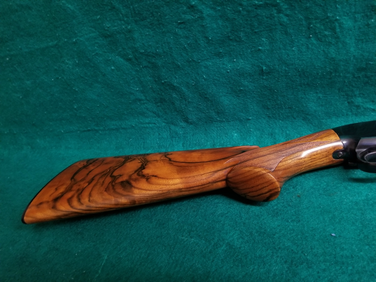Winchester Repeating Arms Company - MODEL 12 - 28 INCH BARREL MOD CHOKE AMAZING ENGLISH WALNUT STOCK ORIGINAL FINISH AND MINTY BORE MFG. IN 1957! - Picture 10