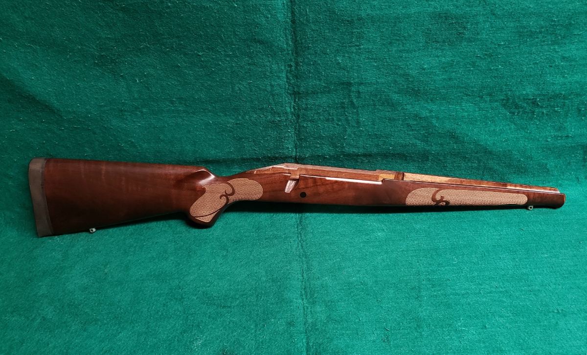 WINCHESTER MODEL 70 XTR FEATHERWEIGHT LONG ACTION RIFLE STOCK. NEAR
