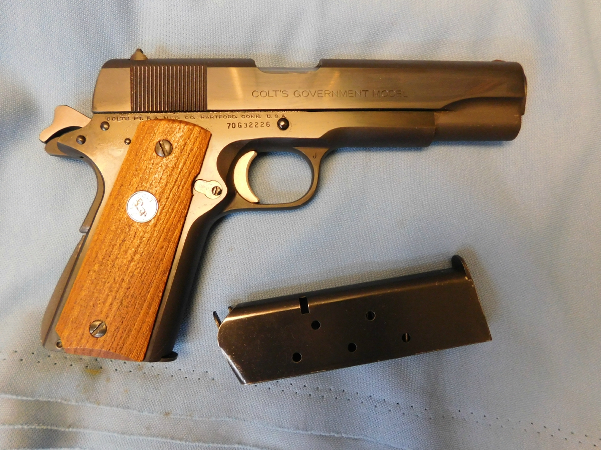 Colt Government Model 1911 Series 70 With 2 Magazines 0910