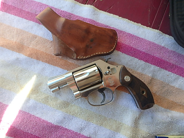 Smith & Wesson 38 SPECIAL SMITH AND WESSON MODEL 36-10 SNUB NOSE NICKEL