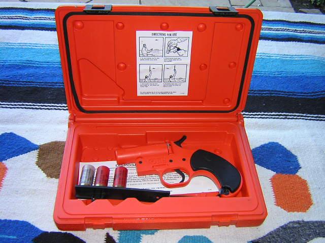 12 GA FLARE GUN - OLIN FLARE MARINE GUN IN BOX - Picture 2