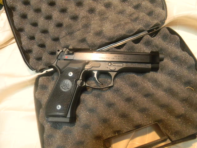 Beretta U.S.A. Corp. - Beretta M9 in .22lr caliber. Bruniton-identical controls to 9mm M9 - Picture 5