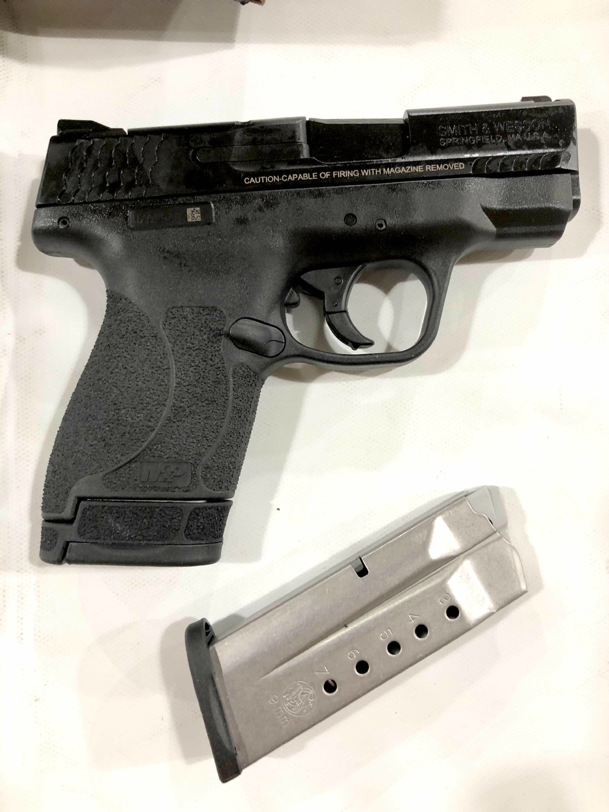 Smith And Wesson Nib M P9 Mp 9mm Shield M2 0 2 0 With Thumb Safety 9mm Luger For Sale At Gunauction Com