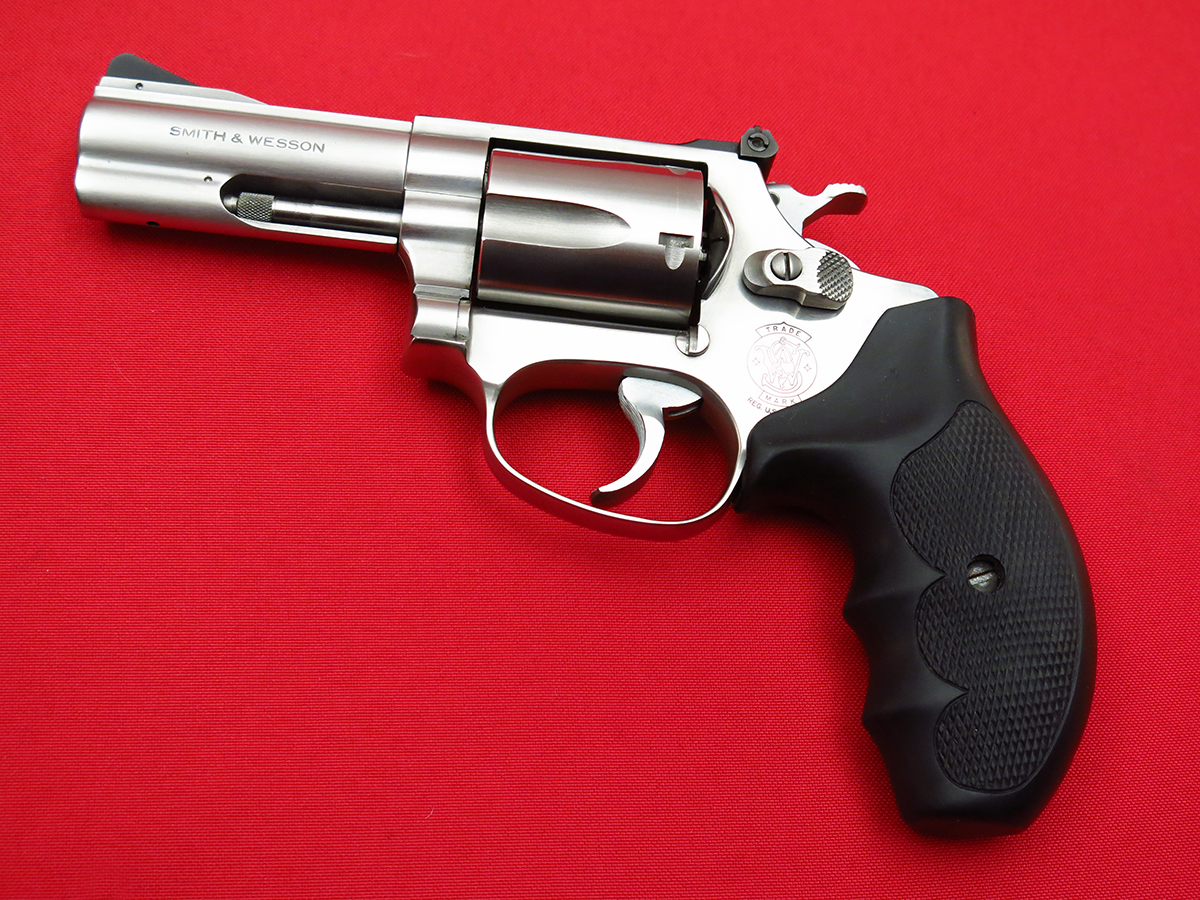 Smith & Wesson Model 60-4 Stainless Chief`S Target .38...Pre-Lock, 3 ...