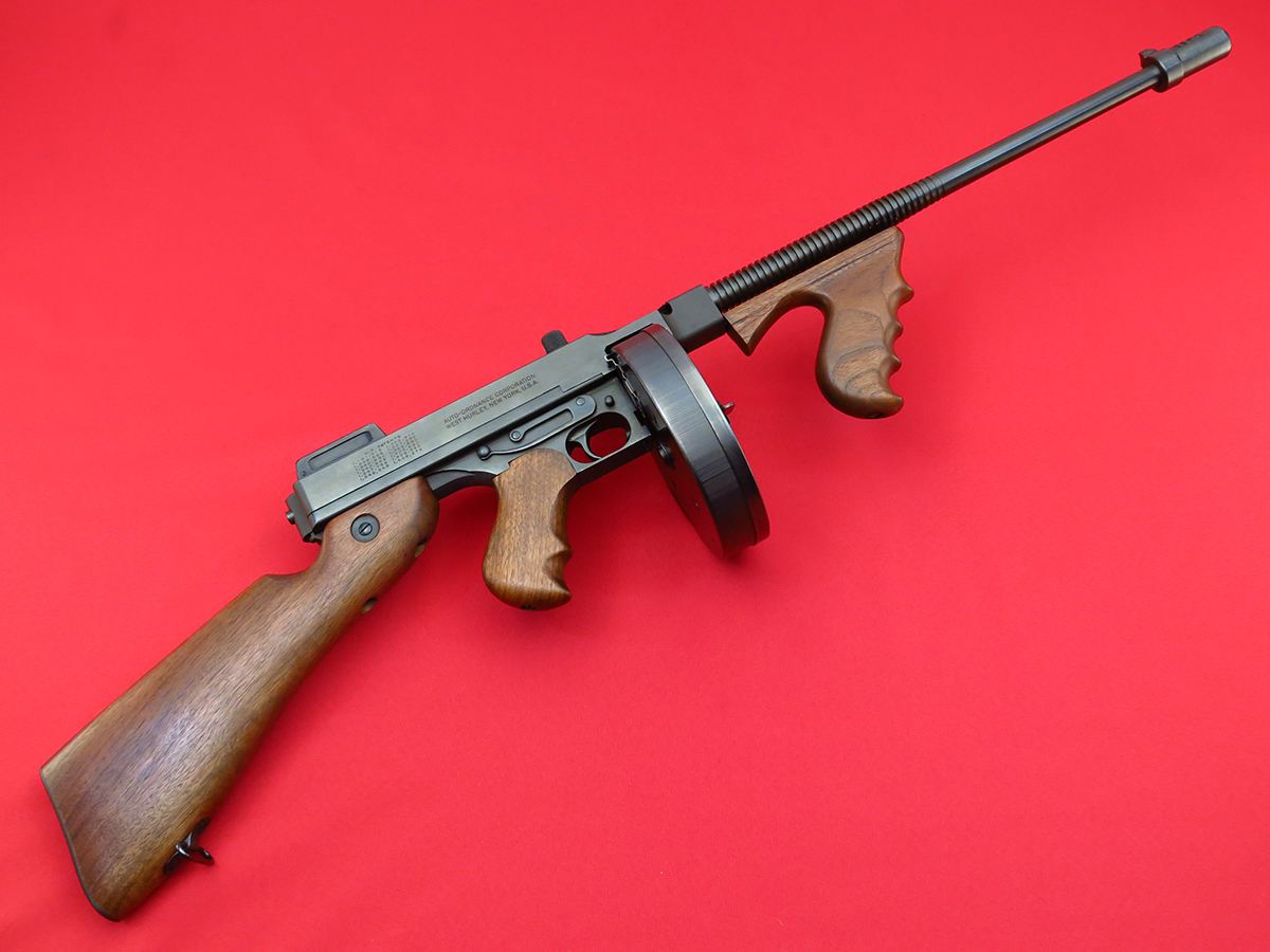 AutoOrdnance Thompson 1927a1 Deluxe...Early West Hurley Gun, Sn5289, Mfd 1977...Violin Case