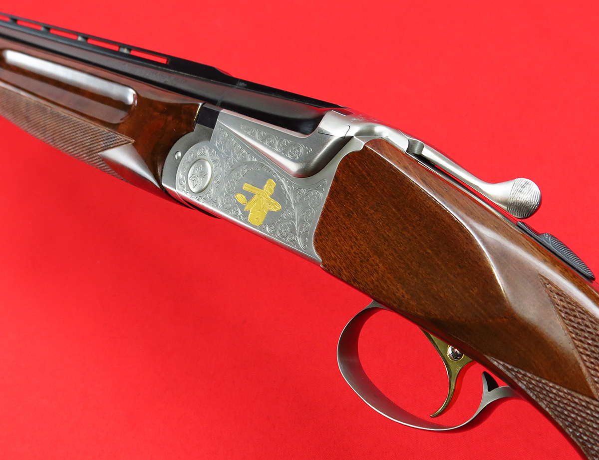 SKB Shotguns MODEL 685 TARGET O/U 12 GA...28" BBLS, CHOKES, SILVER/GOLD