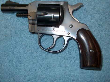 H&R 732 Rosewood Grips 922 Harrington Richardson For Sale at GunAuction ...