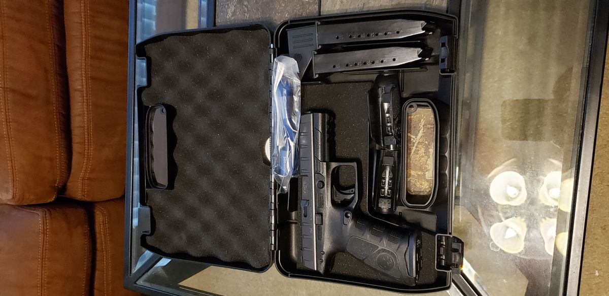 New In Box Beretta Apx Jaxf923 9mm With Three 17 Round Mags 9mm Luger For Sale At Gunauction 1021