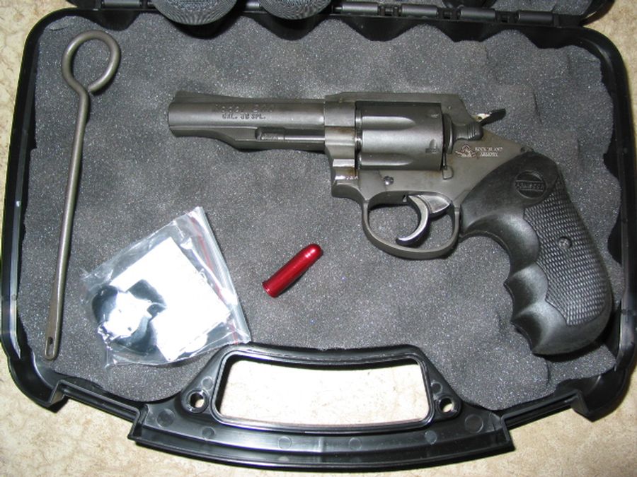 Armscor M200 38spl 4 Revolver Extras 38 Special 17138001 7565
