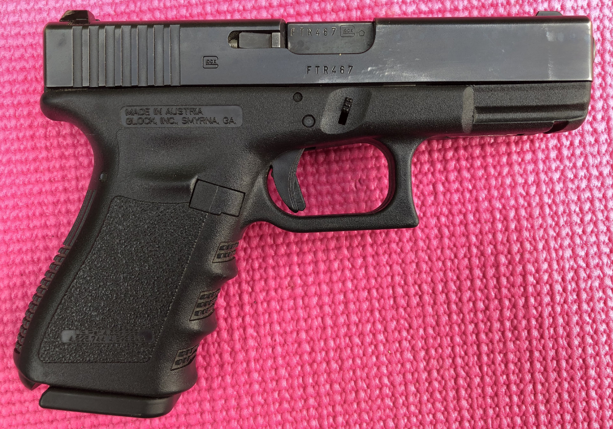 Glock Austrian model 23 G23 in 40 S&W 4" barrel, 13+1 w/retention
