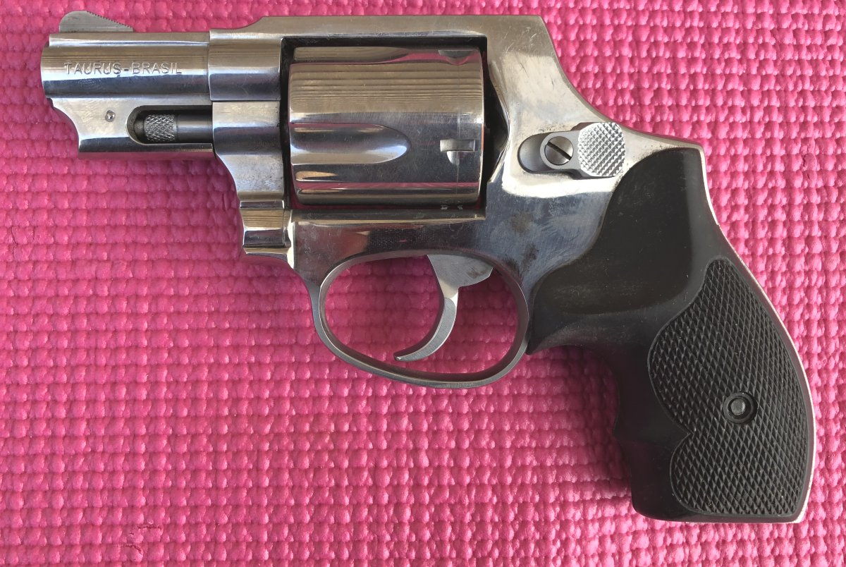 Taurus Model 85 stainless bob hammer 5-shot revolver in excellent ...