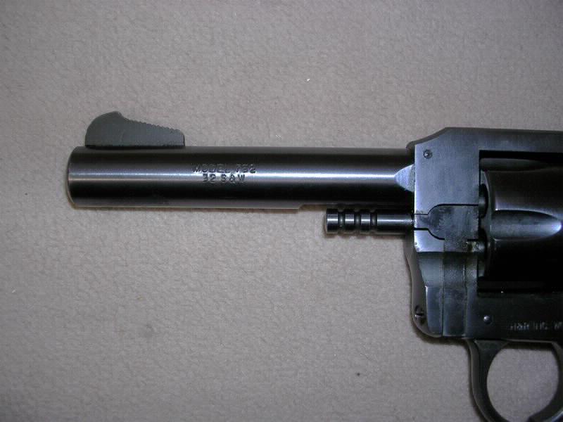 Harrington & Richardson, Inc. Model 732 Guardsman .32 S&W Revolver For ...