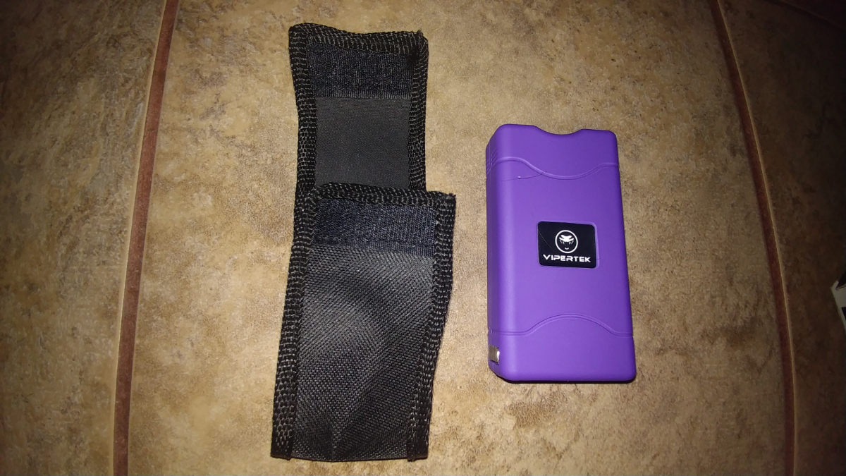 Vipertek Stun Gun Built In Led Flashlight And Charger + Case 14969436