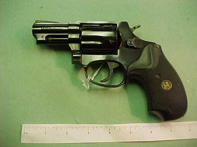 Taurus snub nosed 357 magnum blued pocket revolver