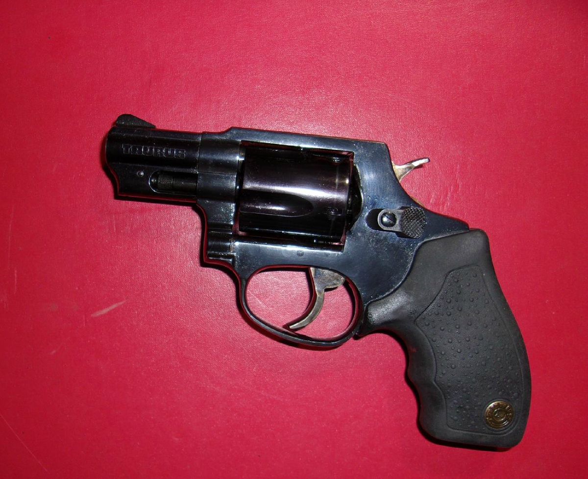 Taurus Model 85 38 Snubnose 5 Shot Blued Like New Tight Lock Up