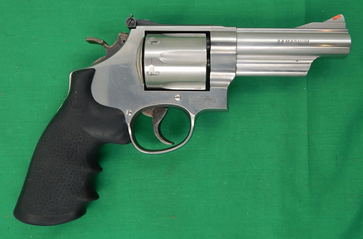 Smith & Wesson Model629-4, Stainless, 4