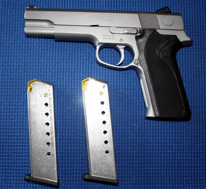 Smith & Wesson - Model 4546 in stainless steel, .45 acp - Picture 2