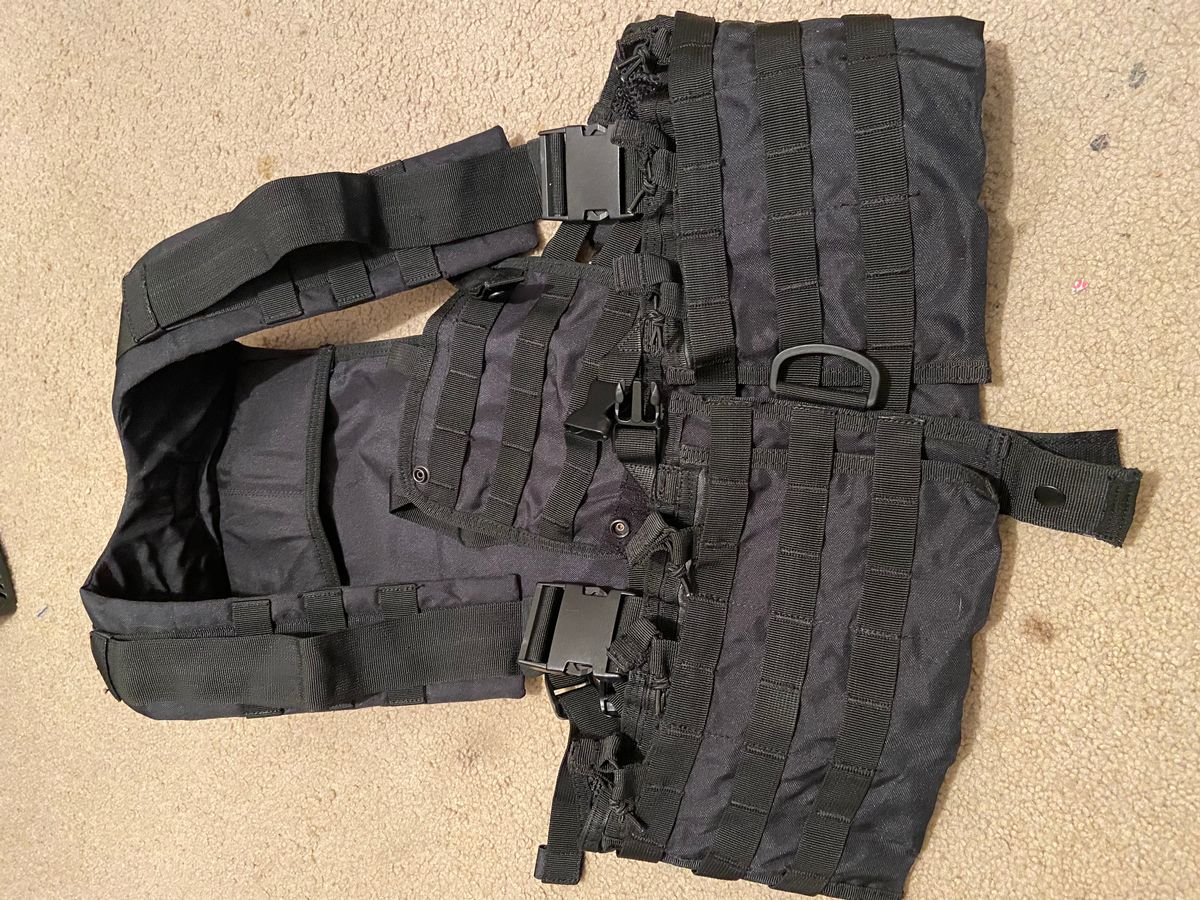 vest to carry mags 17114338 - GunAuction.com