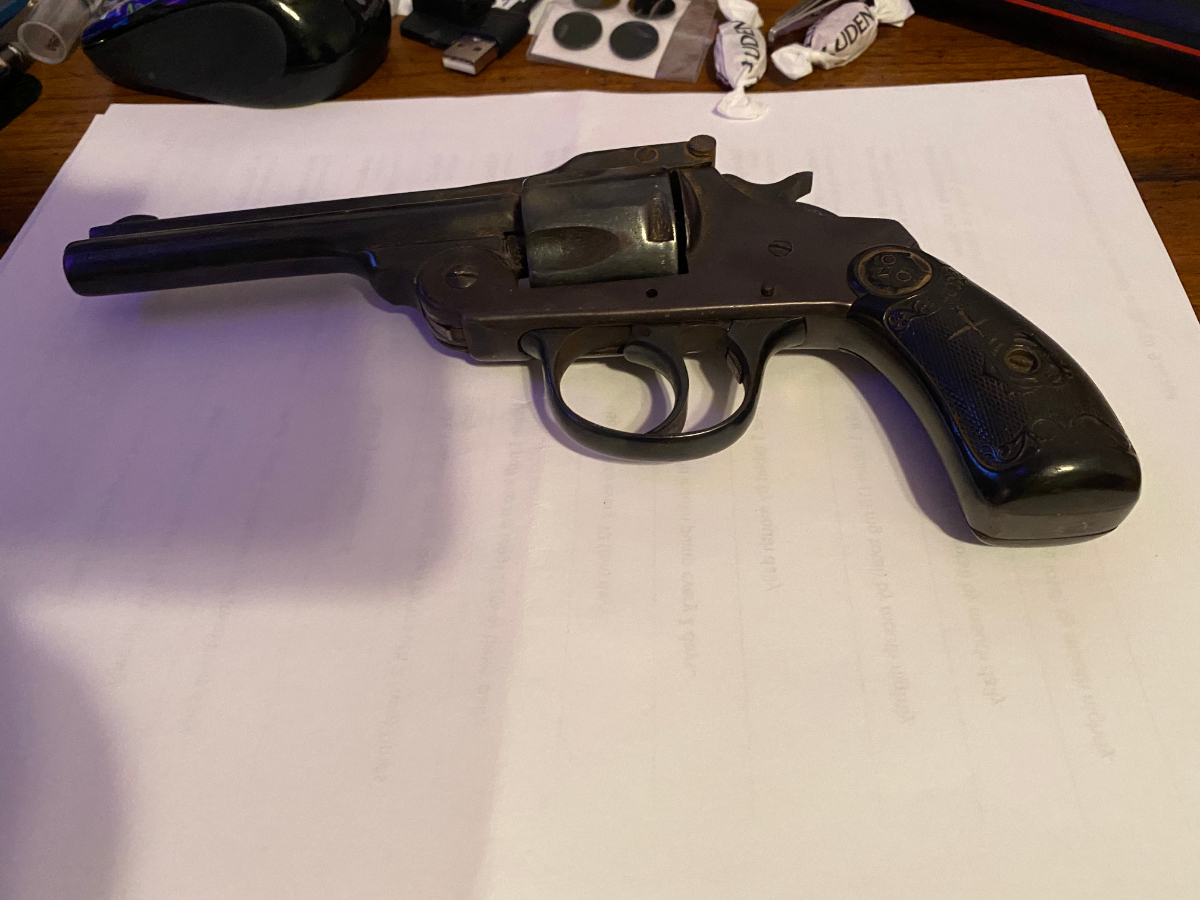  IVER JOHNSON OWL HANDLE , BLACK WITH BLACK HANDLE Picture 2