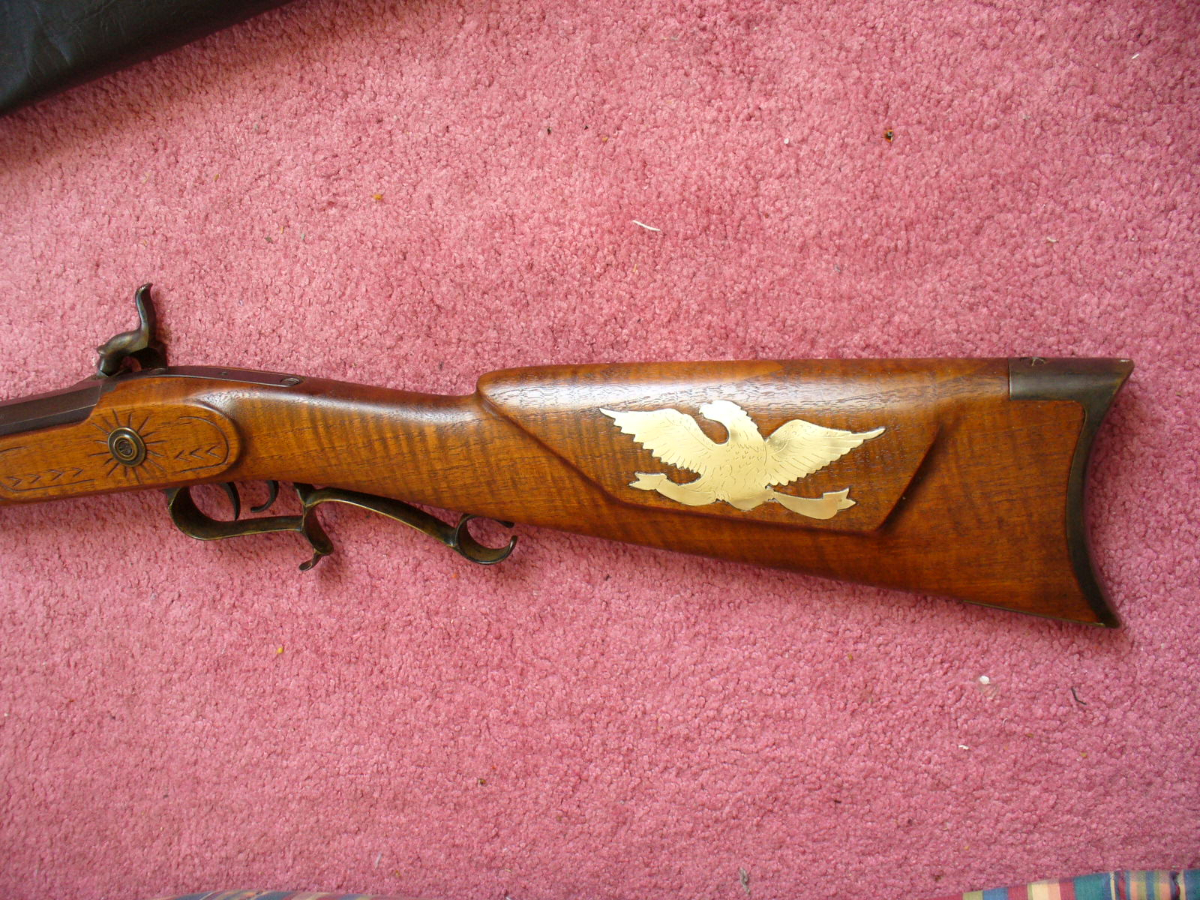 Thompson Center Arms - Mint Thompson Center Arms 50 Caliber Hawken. Hand Carved Beautiful Design with Extras - Picture 4