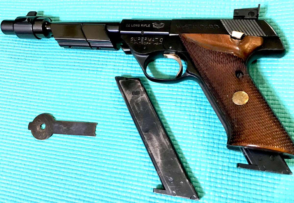 High Standard SUPERMATIC TROPHY MODEL 102 SPACE GUN DOM 1959 NOT MANY LEFT IN THIS CONDITION OR PRICE .22 LR - Picture 2