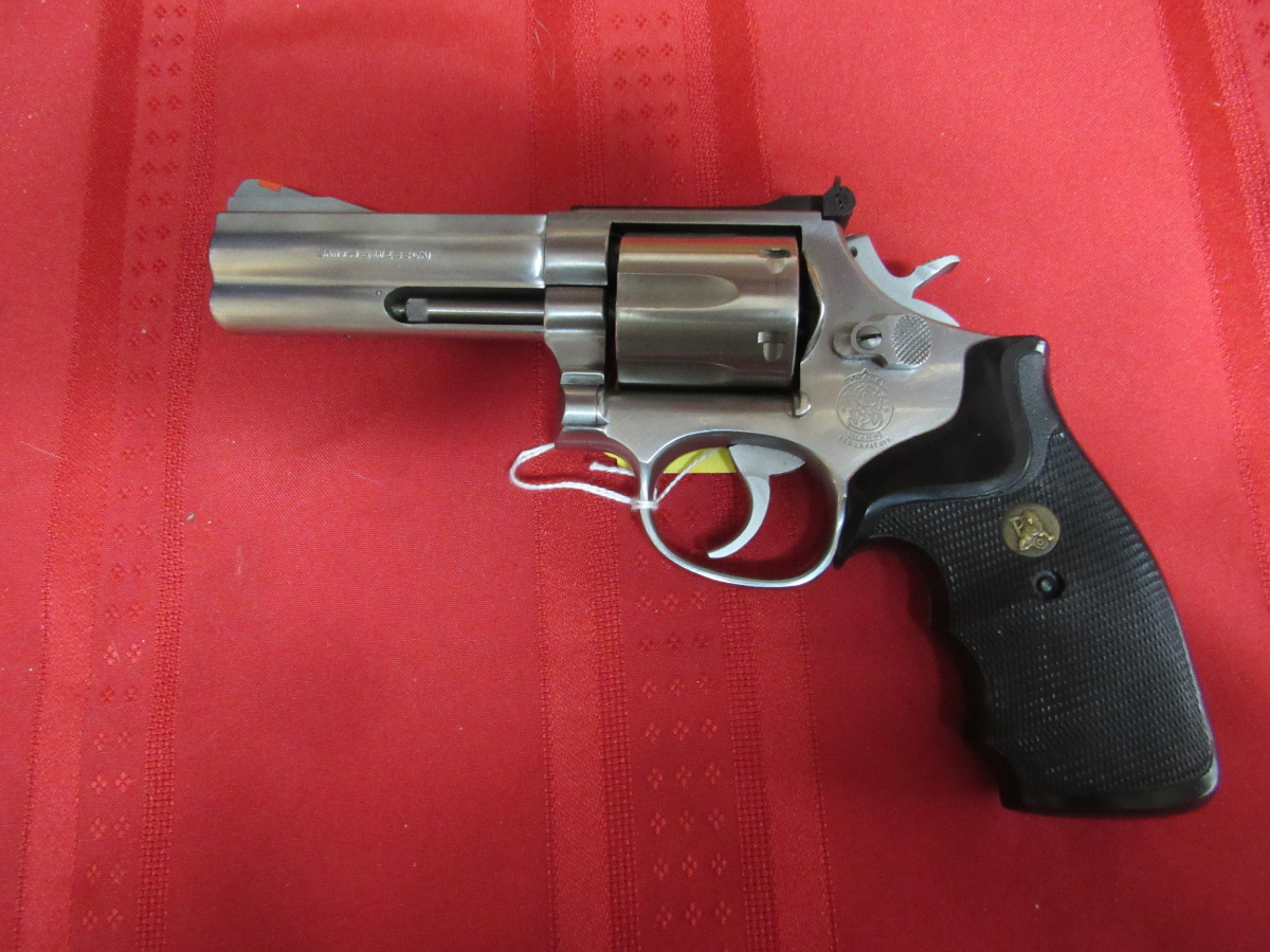 S&W Model 686 stainless 4 inch barrel rubber grips no box no papers. I ...