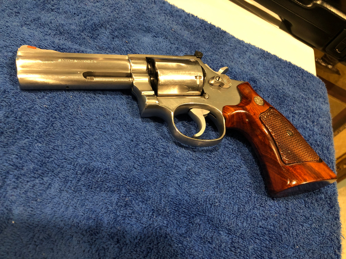 Smith & Wesson 686, 4 In Barrel, 6 Shot, Original Grip. .357 Magnum For ...