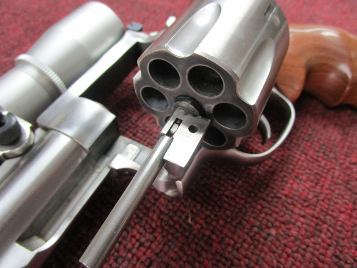 Ruger Red Hawk 7.5in Barrel Hogue Exotic Wood Grips Leupold M8 2x .44