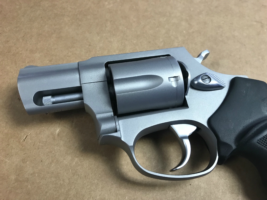 TAURUS - MODEL 85 5 SHOT STAINLESS REVOLVER EXCELLENT!! - Picture 3