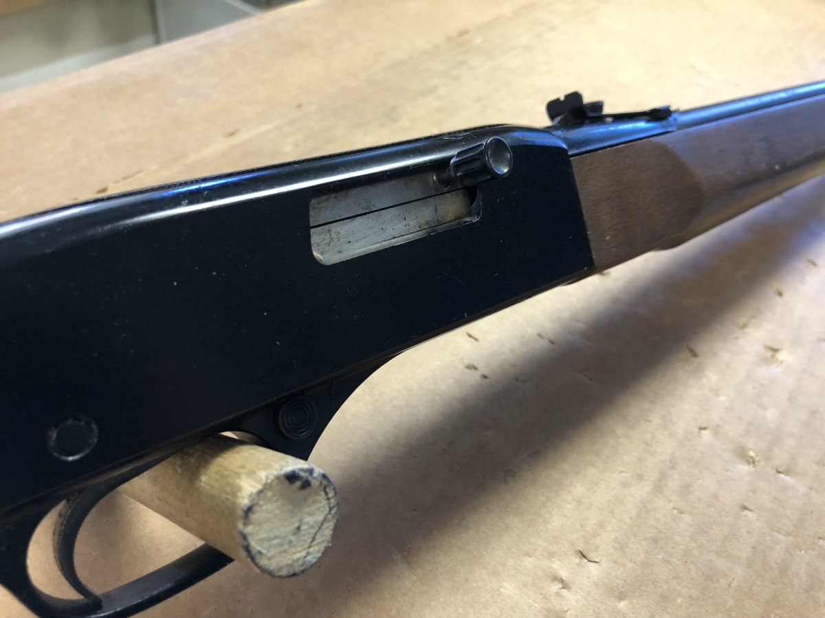 MODEL 190 SEMI-AUTO RIFLE 22 LR TUBE MAGAZINE WOOD STOCK