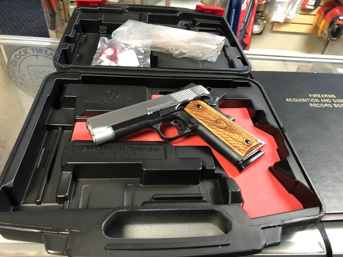 METRO ARMS - American Classic 1911 Commander Single 45 (ACP) 4.25 Inch 8+1 Hardwood Grip Hard Chrome NEW!!!! - Picture 1