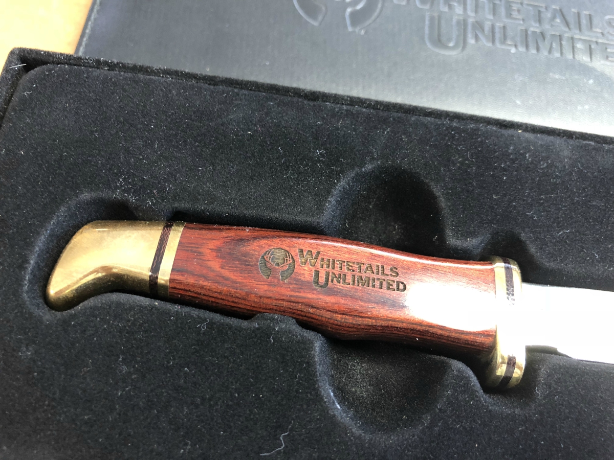 BUCK WHITETAILS UNLIMITED 102 FIXED BLADE LIMITED EDTION KNIFE WITH