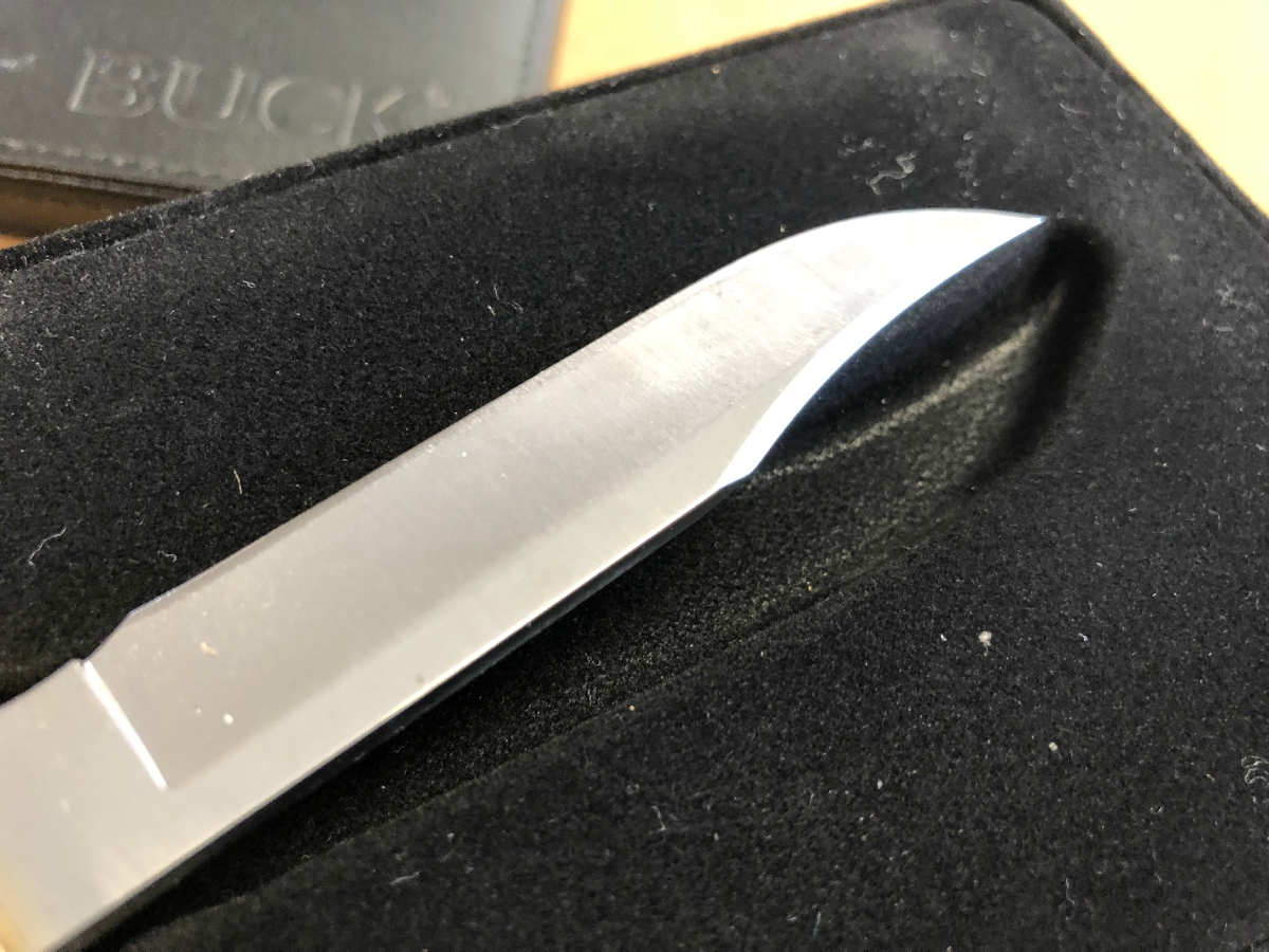 BUCK WHITETAILS UNLIMITED 102 FIXED BLADE LIMITED EDTION KNIFE WITH