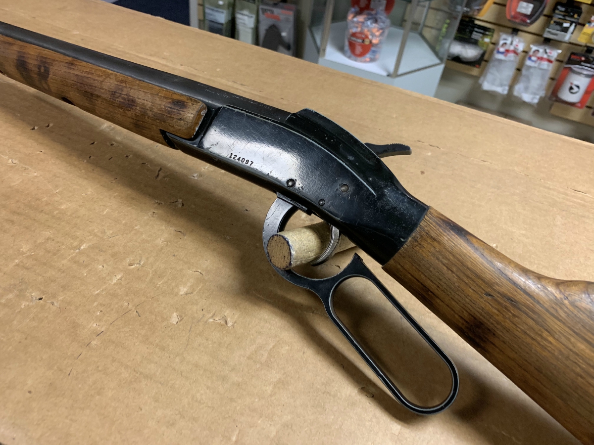 An Ithaca Model M-66 Super Single Lever Break Open Shotgun with a 28 ...