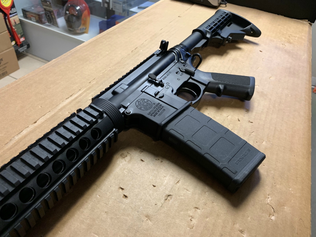 MODEL M&P AR15 SEMI-AUTO RIFLE 30 ROUND MAG. POLY QUAD RAIL UPGRADE ...