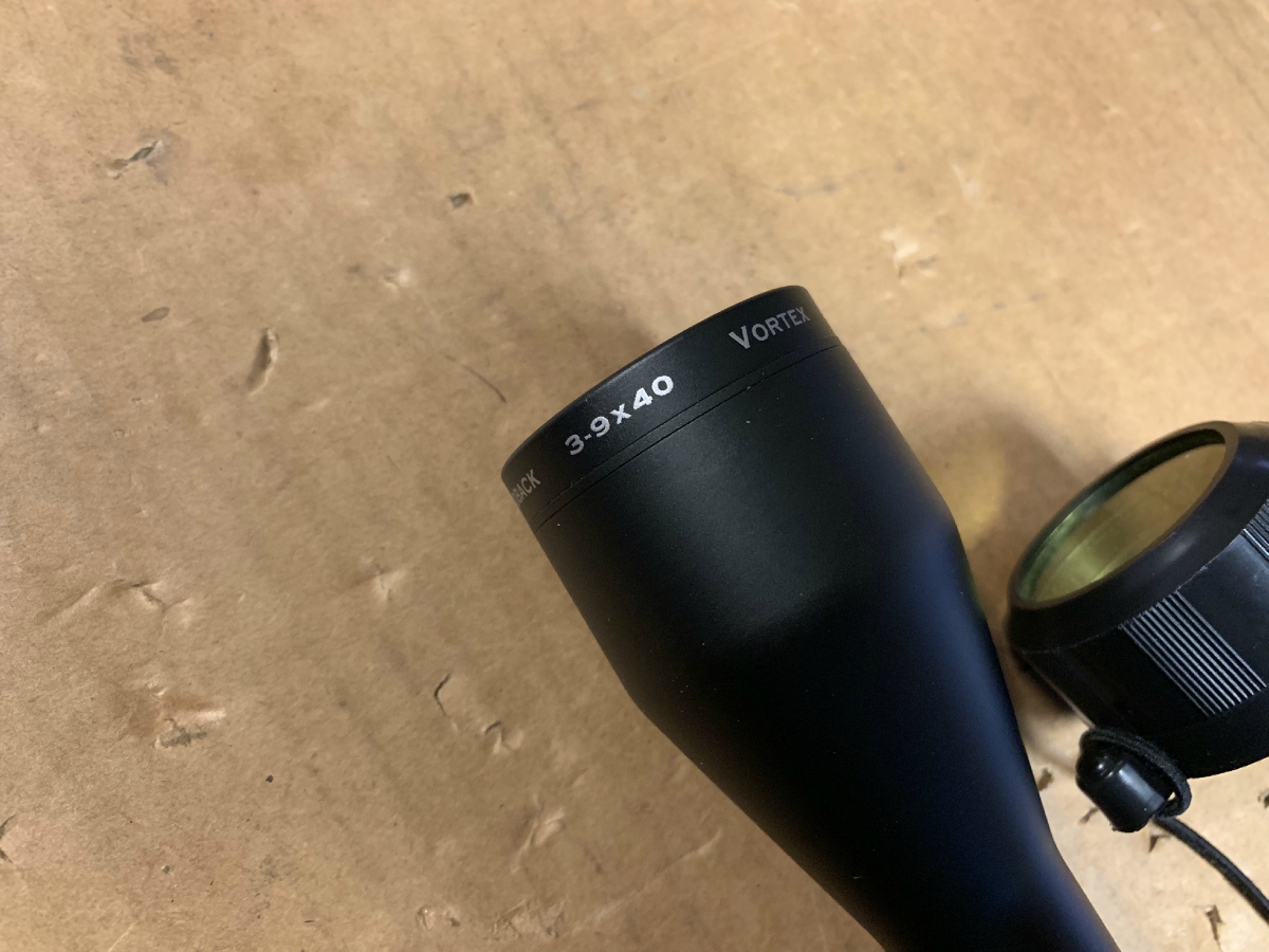 VORTEX DIAMONDBACK 39X40 RIFLE SCOPE WITH LENS COVERS EXCELLENT!!! Picture 6