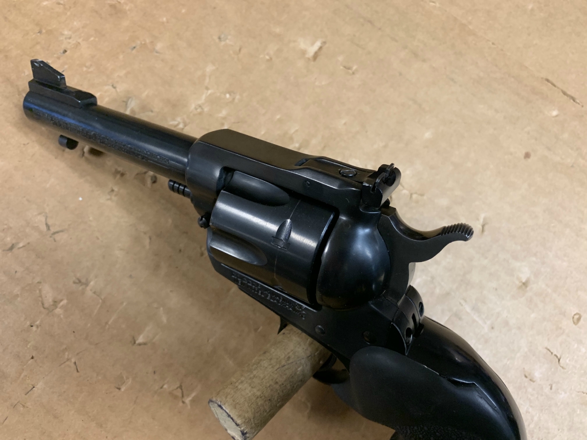 Ruger New Model Blackhawk 6 Shot Single Action Revolver Blued Hogue Grip 4 5/8 Inch Nice .41