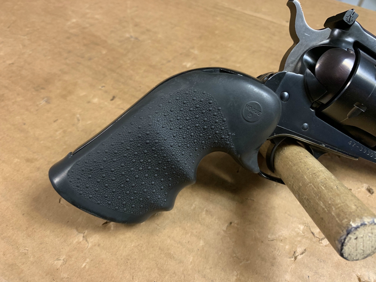 Ruger New Model Blackhawk 6 Shot Single Action Revolver Blued Hogue Grip 4 5/8 Inch Nice .41