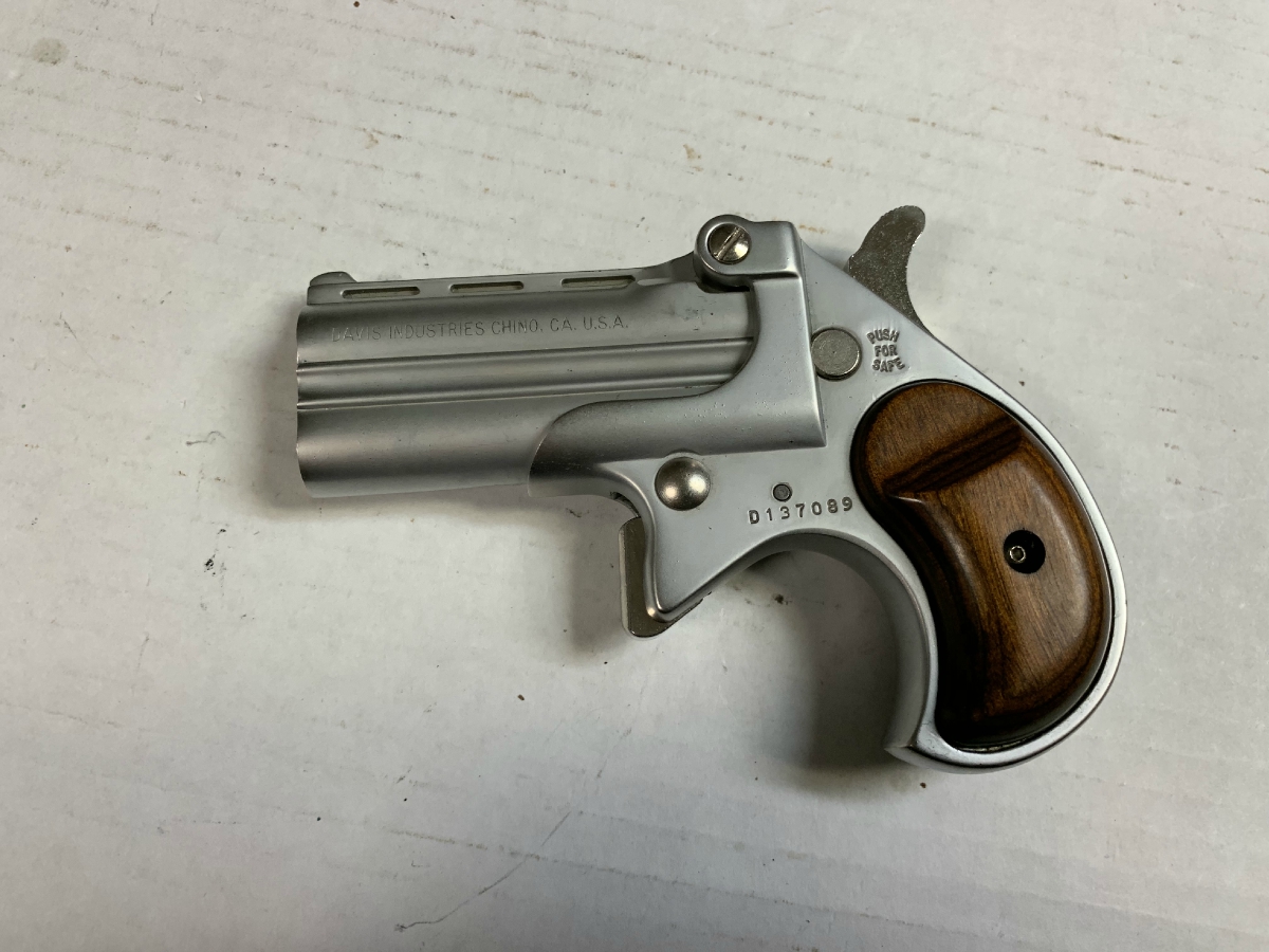 Davis Industries Model D38 Over/Under Derringer Pistol Stainless 2 Shot ...
