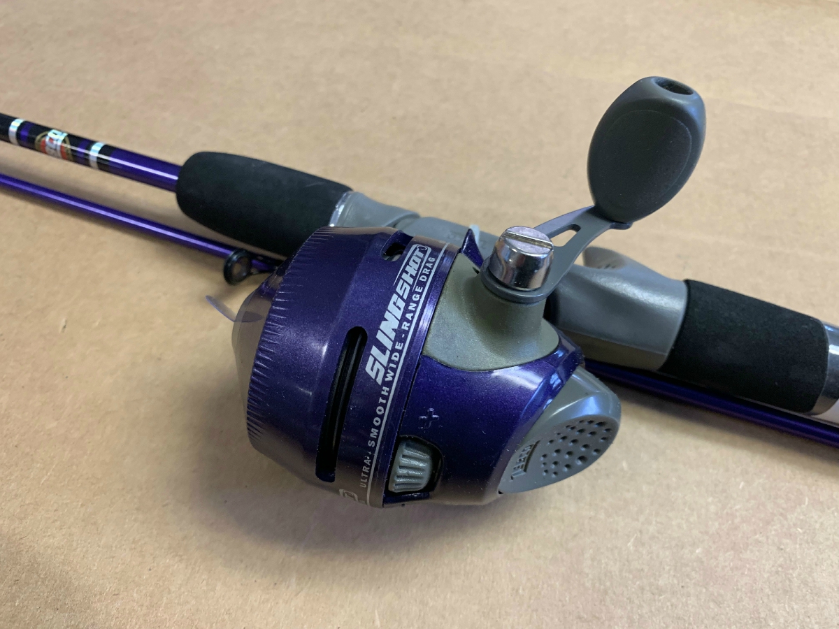 Two Zebco Ladies Spincast Combos 2 Piece Rod Reels Pre Spooled With