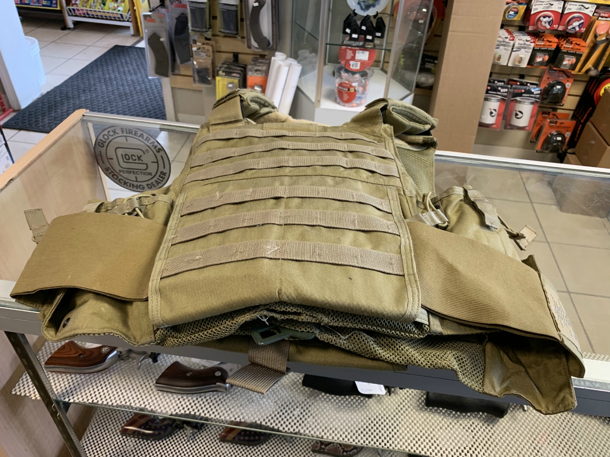 Military Surplus Auction >> Military Surplus Eclipse Releasable Body Armor Vest Grade 1 Tan Large Includes 2 Hard Body Armor Plates Nice Military Surplus Auction >> Military Surplus Eclipse Releasable Body Armor Vest Grade 1 Tan Large Includes 2 Hard Body Armor Plates Nice