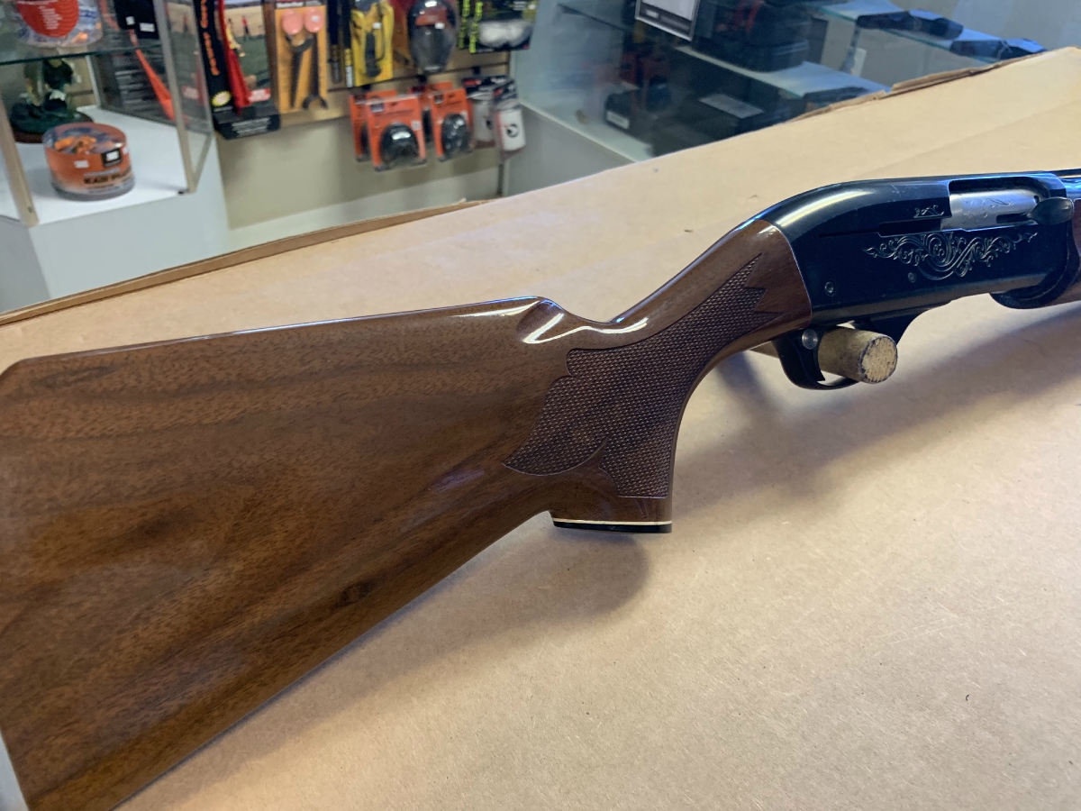 Remington Model 1100 Semi-Auto Shotgun 26 Inch Barrel Deluxe Walnut ...