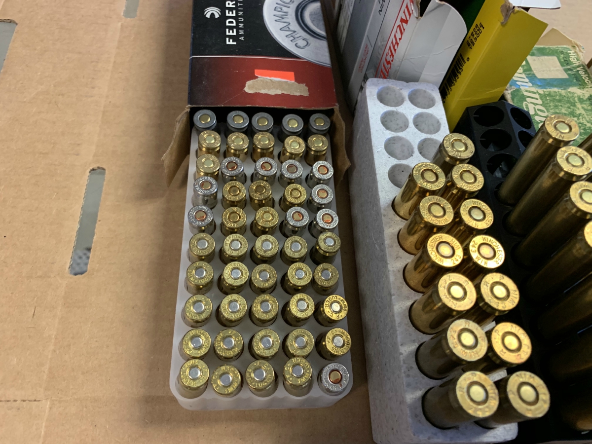 Approx 200 Rounds Assorted Rifle Pistol Ammunition 9mm, 243, 32, 270 ...