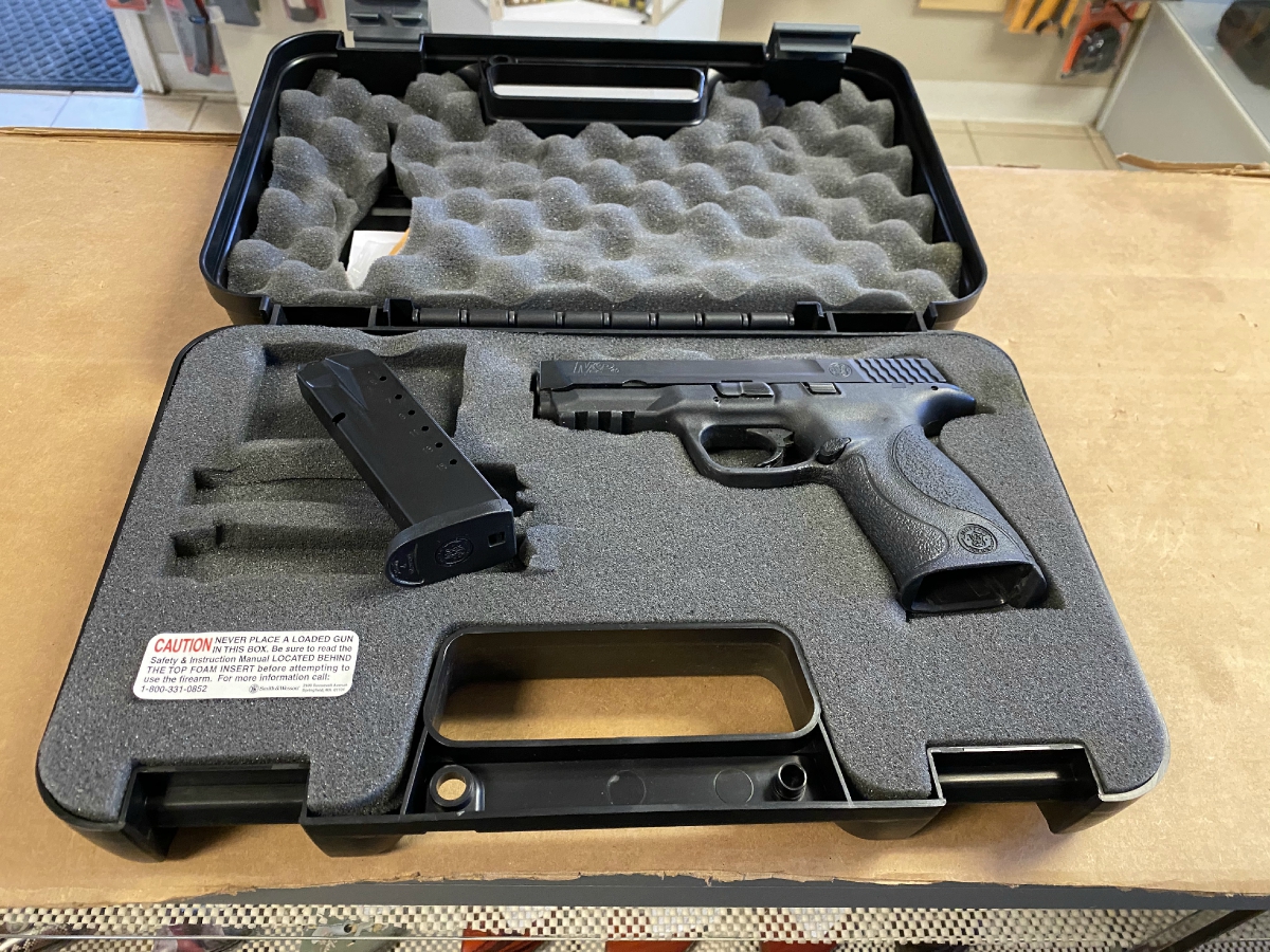 Smith & Wesson Model M&P 40 Semi-Auto Pistol With Tritium Night Sights ...