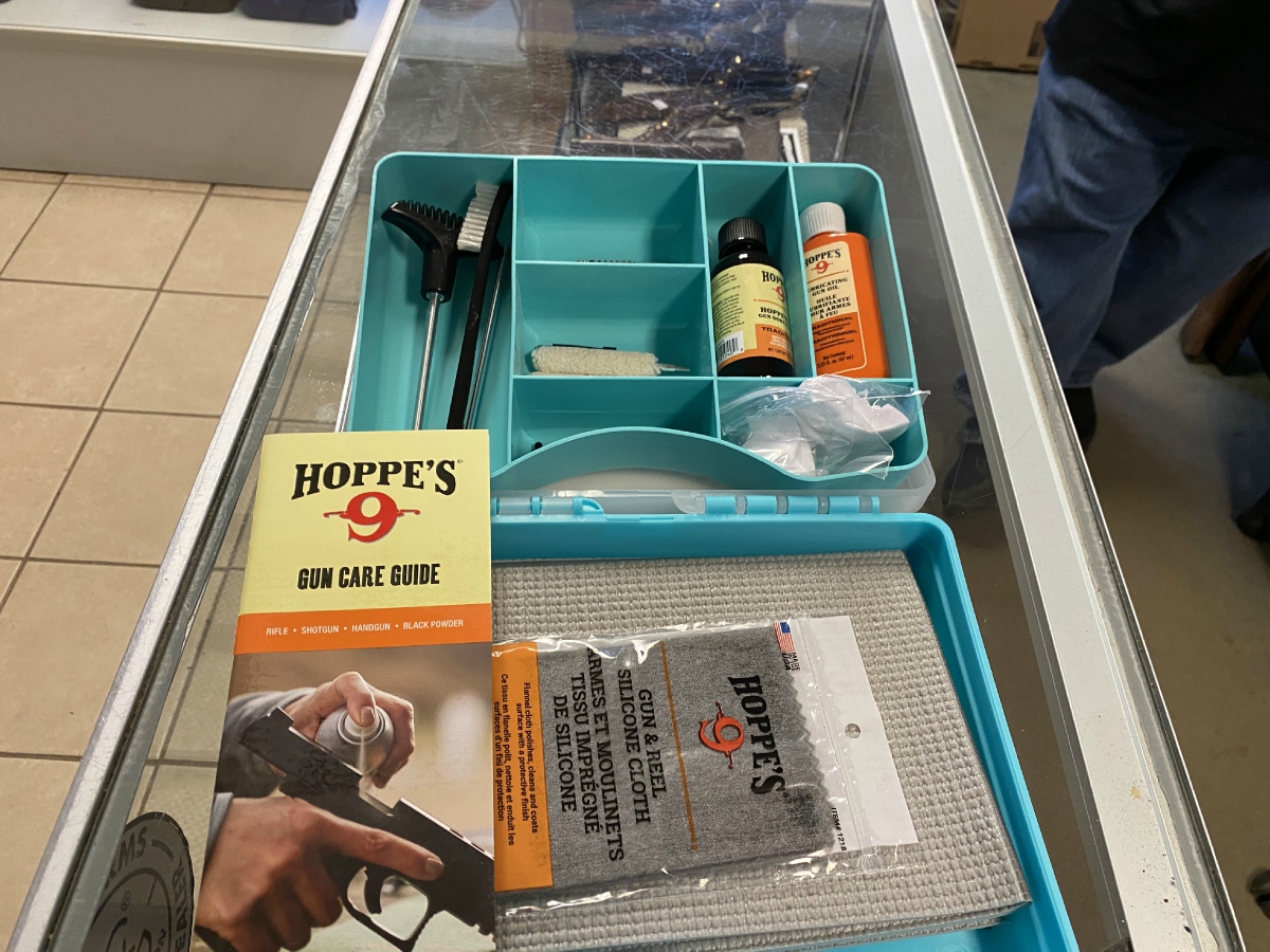 HOPPES Hoppe`s Gun Cleaning Essential Pistol Kit With Hard Case NEW