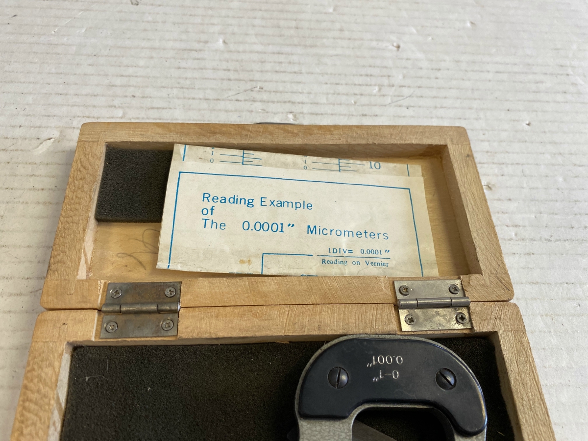 NICE GUNSMITHING MICROMETER IN GOOD CONDITION WITH WOOD BOX 17081508